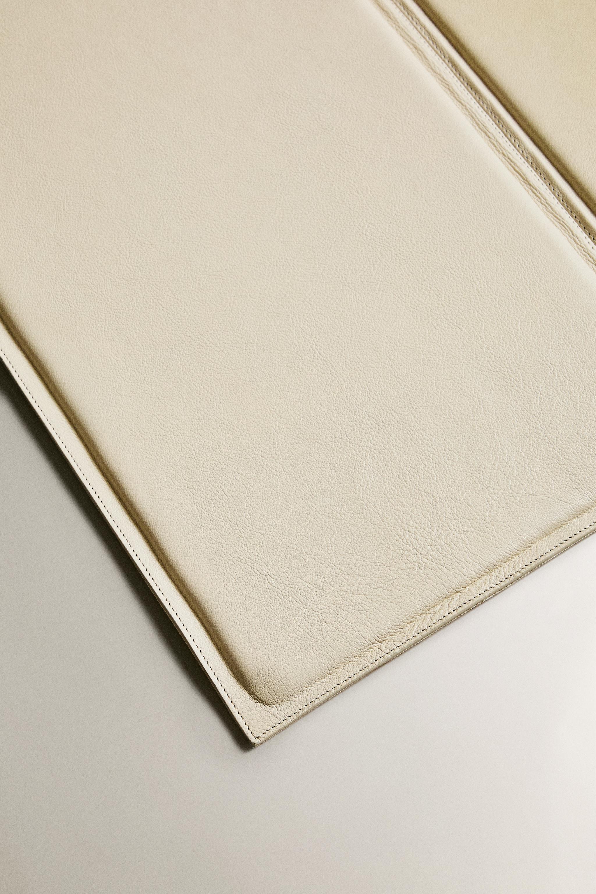 FOLDABLE LEATHER YOGA MAT — Ecru