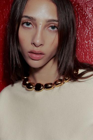 PULL EN MAILLE À BOULES COL - Écru de Zara - Image 2