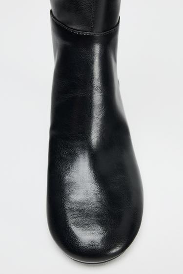 BOTTES À TALONS LARGES ET SURPIQÛRES - Noir de Zara - Image 5