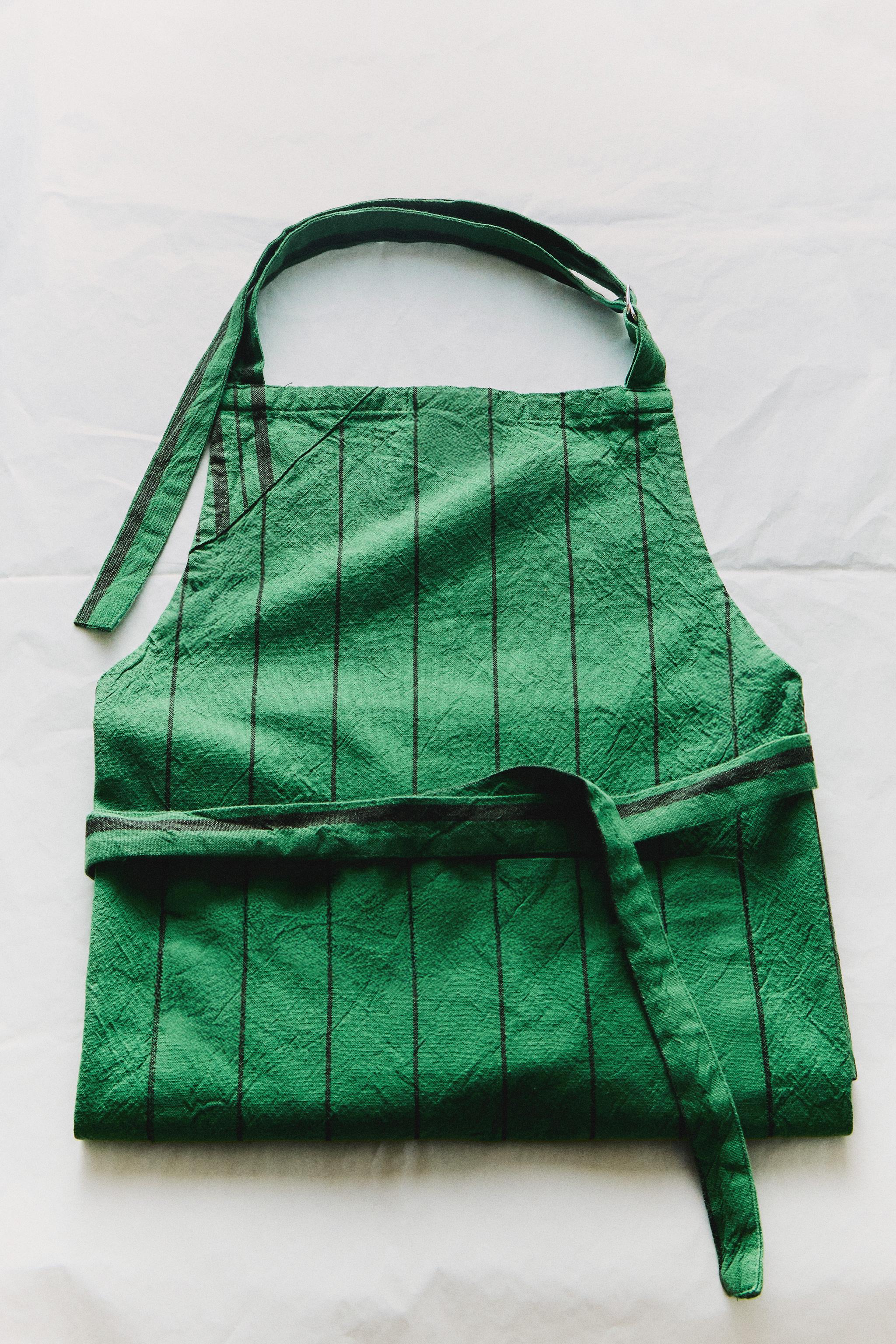 DYED THREAD APRON — Green