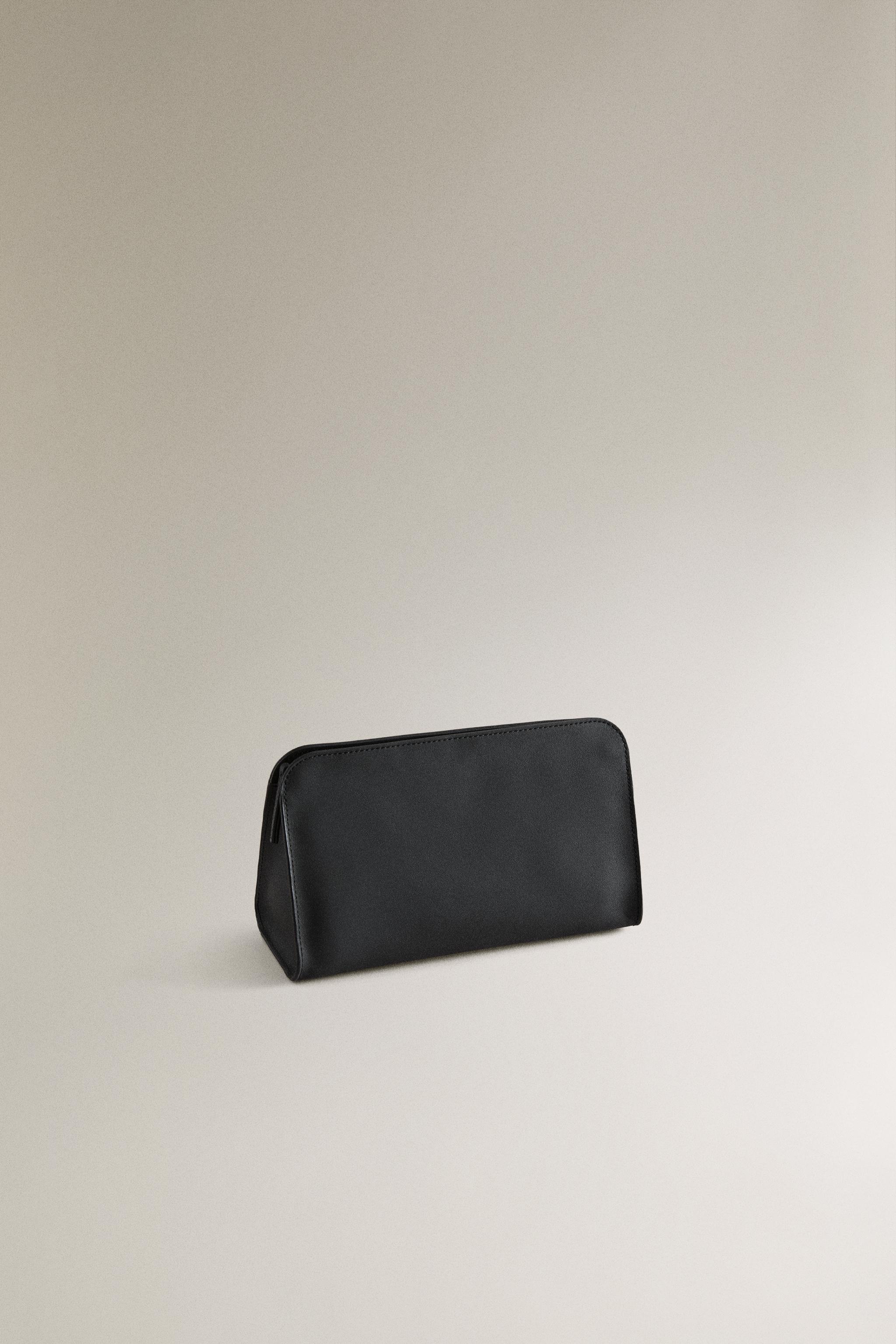 LEATHER WASH BAG — Black