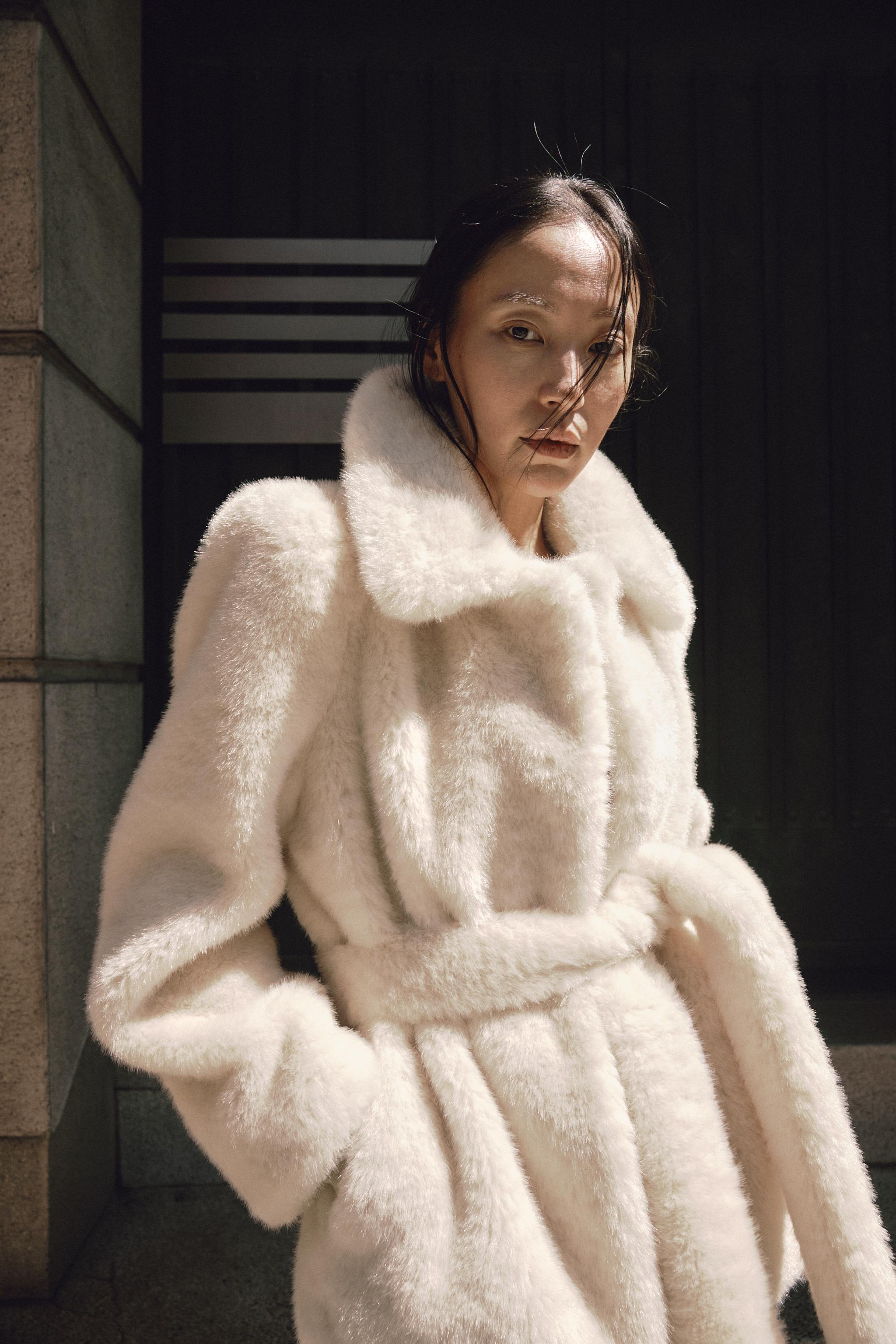 ZW ベルト付きフェイクファーコート　ZARA 最終値下げ ZW COLLECTION フェイクファーコート ベルト付き - エクリュ