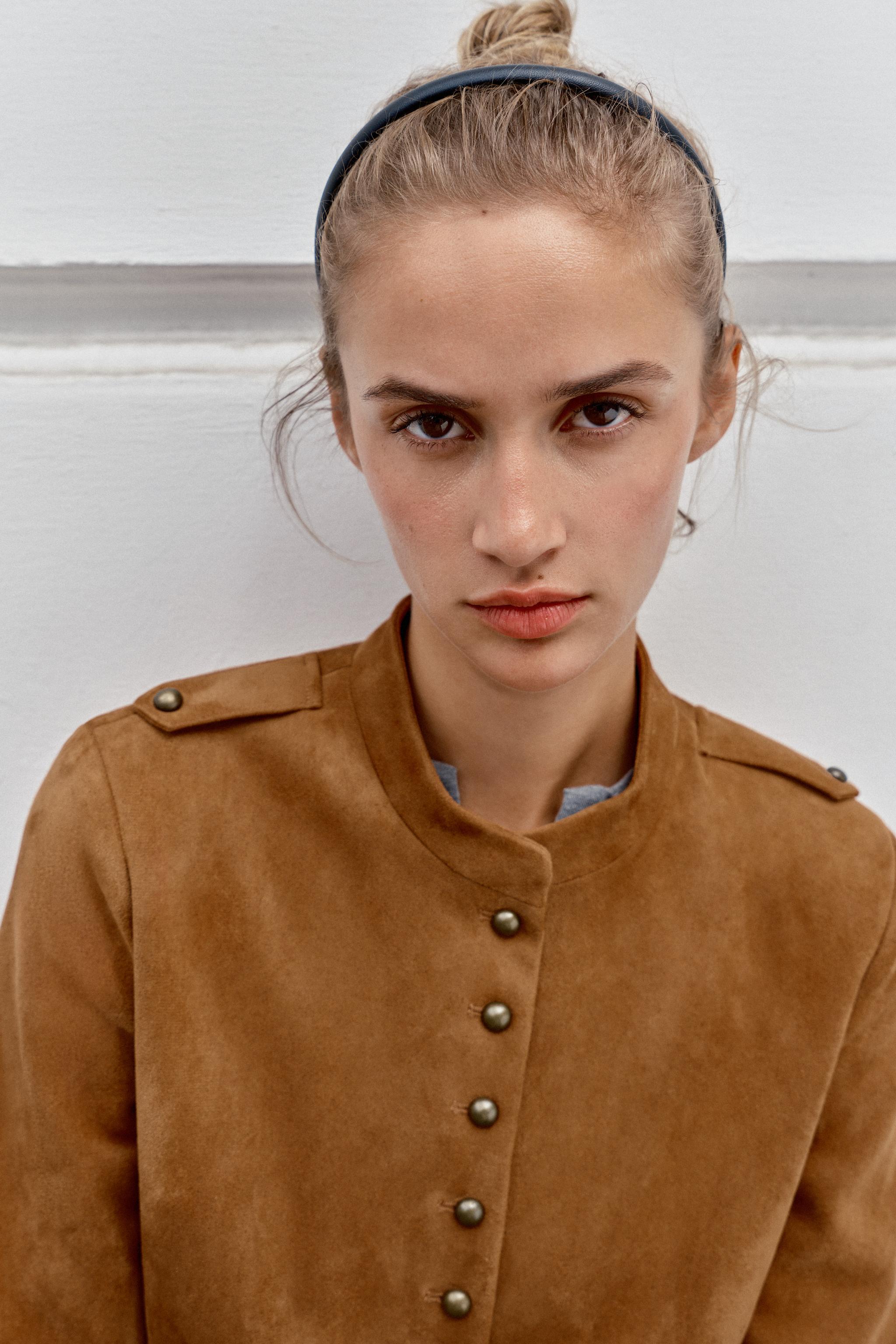 BLOUSON COURT À BOUTONS