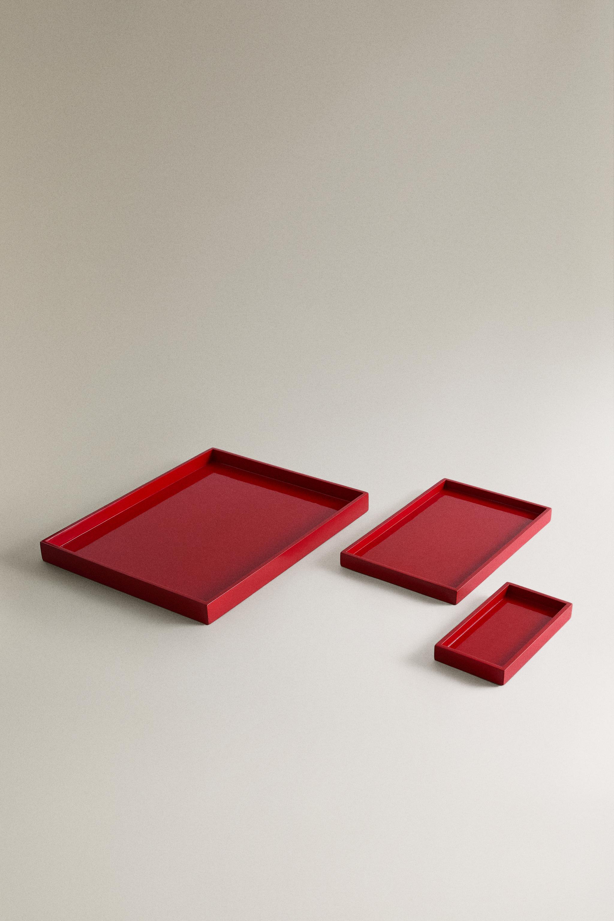 PLATEAU EN BOIS LAQUÉ