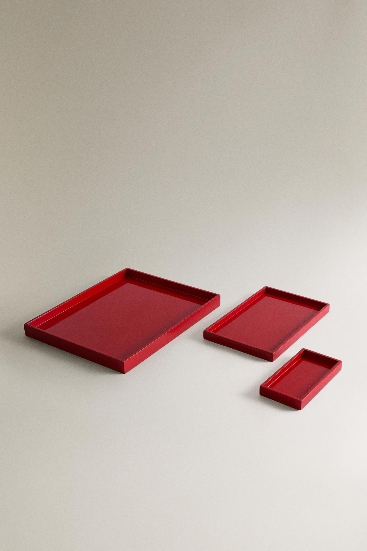 LACQUERED WOODEN TRAY — Red