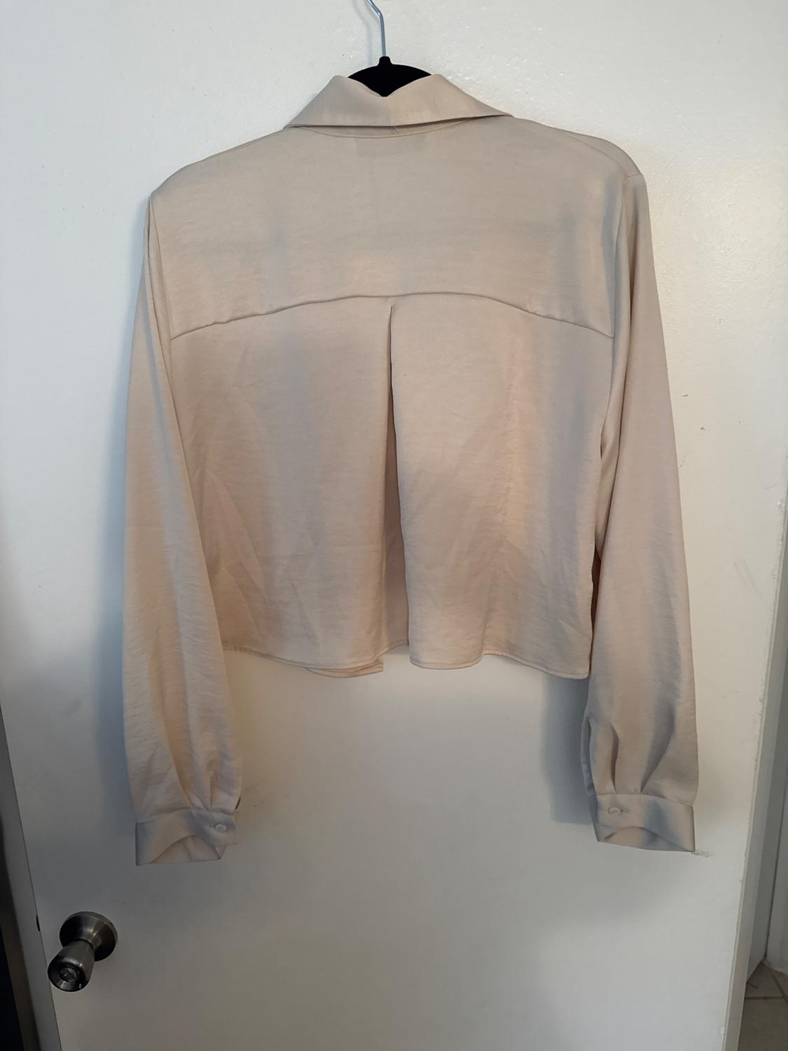 CAMISA SATINADA CROPPED - Image 2