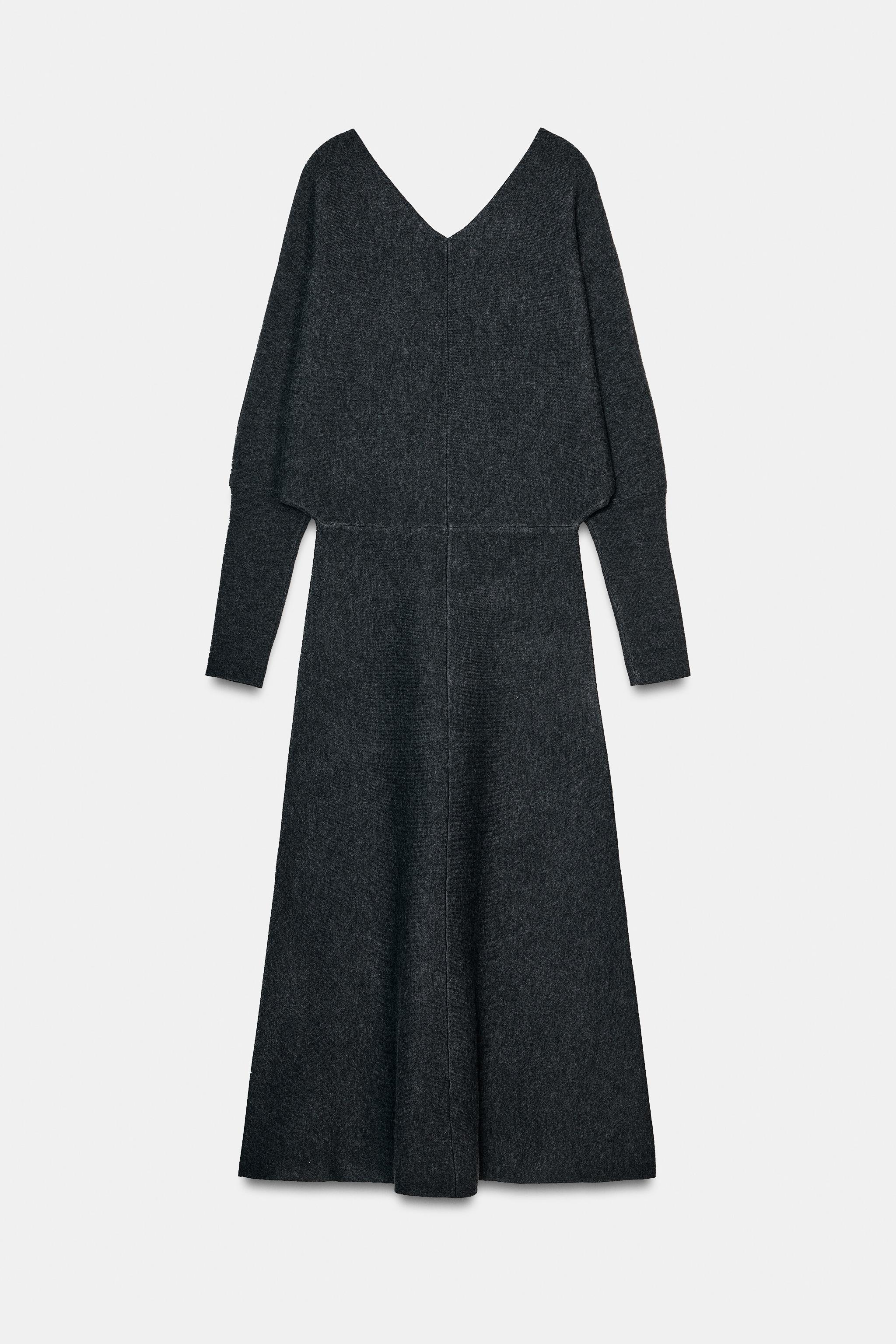 ROBE MI-LONGUE EN MAILLE COL V