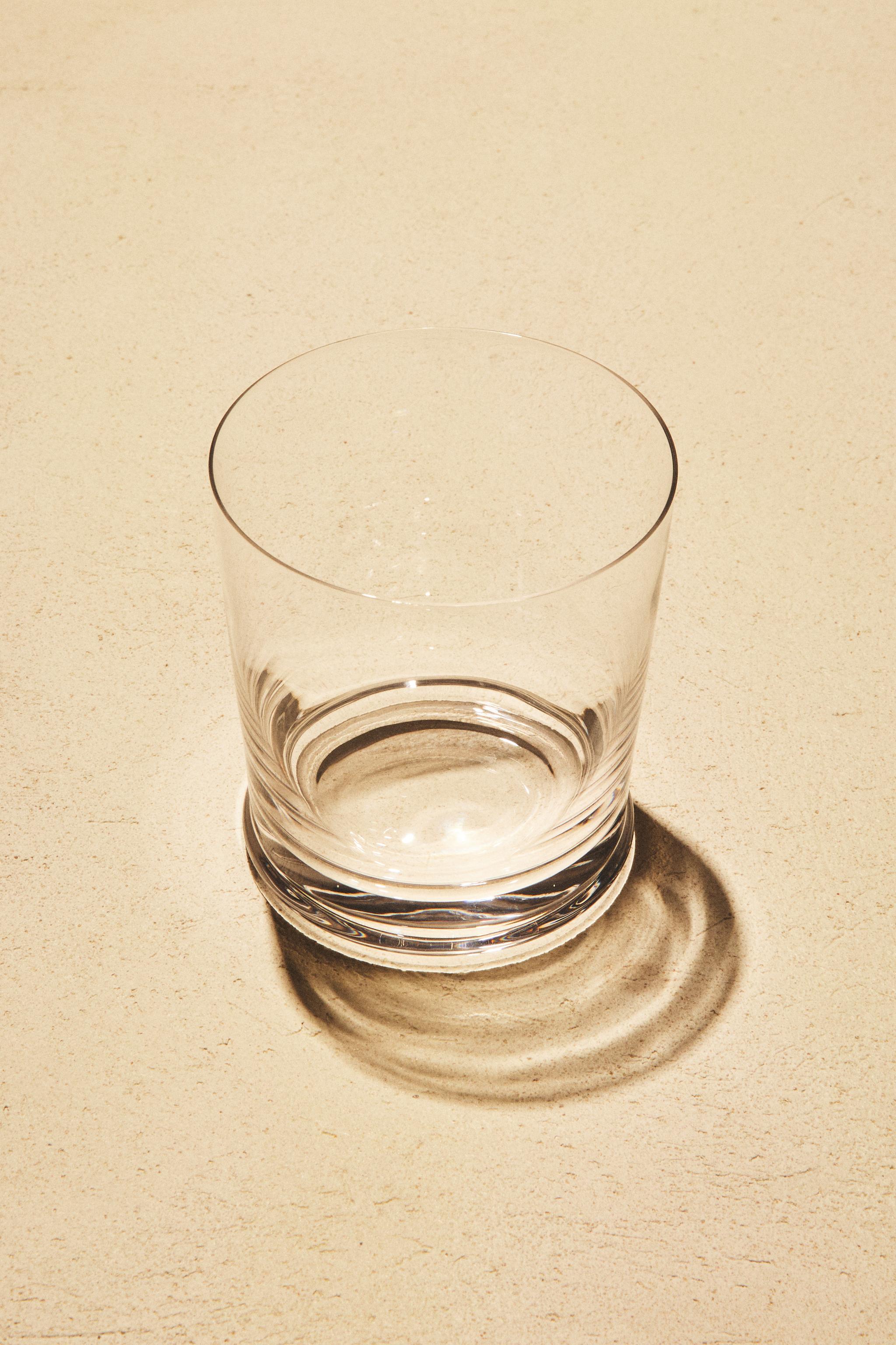 TRANSPARENT GLASS TUMBLER
