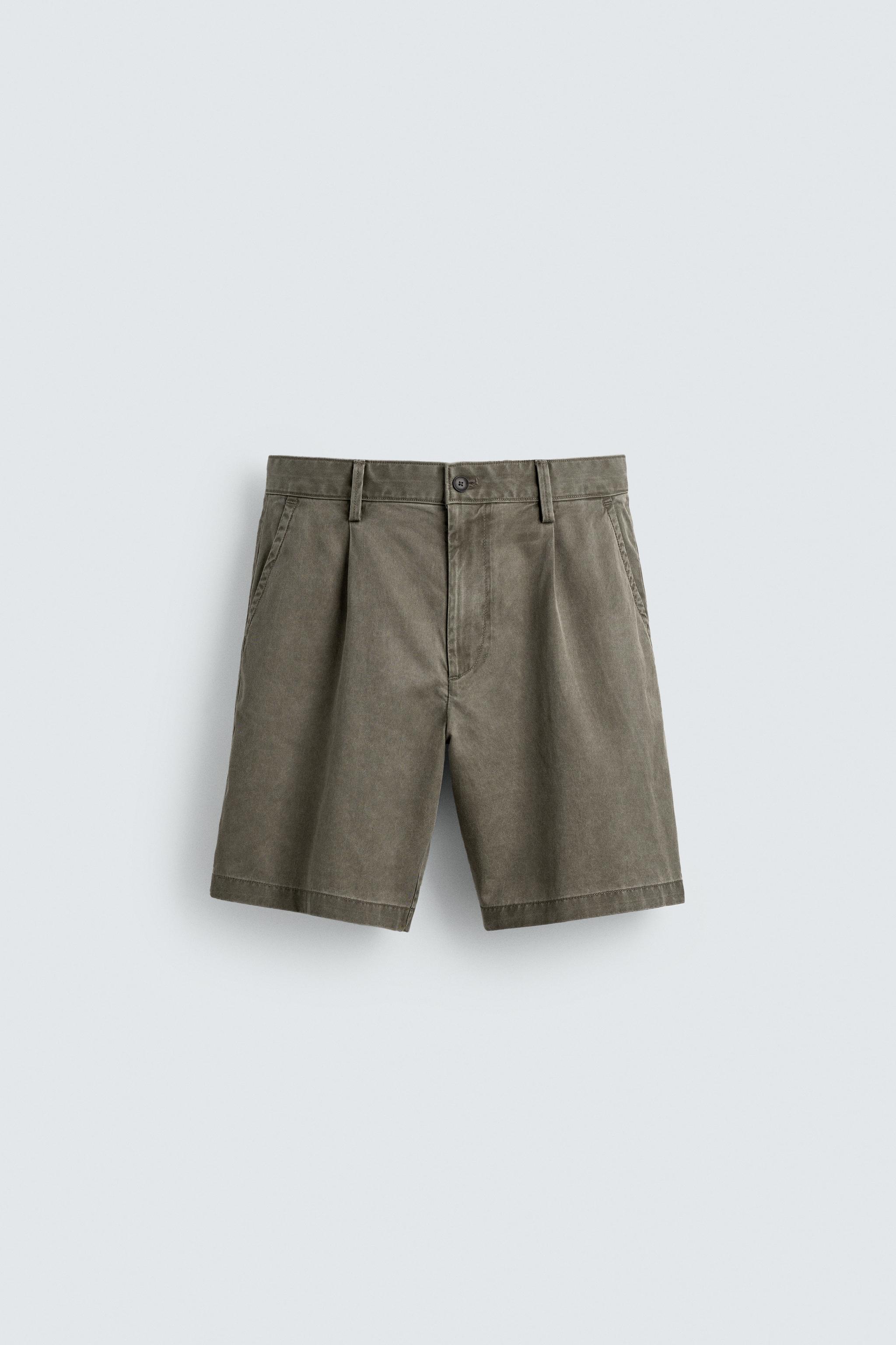 REGULAR FIT PLEATED SHORTS
