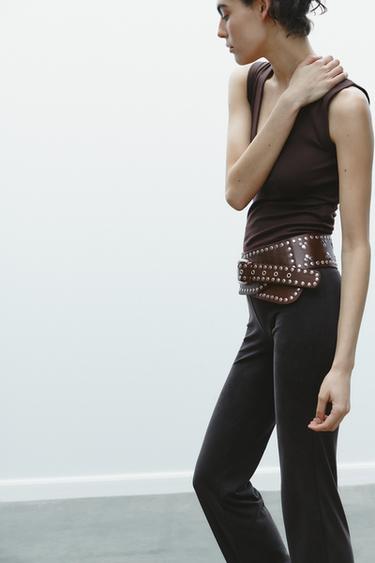 T-SHIRT DÉCOLLETÉ EN V - Marron foncé de Zara - Image 2
