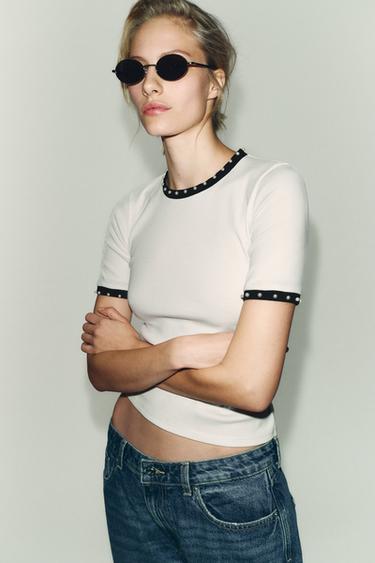 ФУТБОЛКА С ЖЕМЧУГОМ И ТРИКОТАЖНЫМИ ДЕТАЛЯМИ — БЕЛЫЙ от Zara