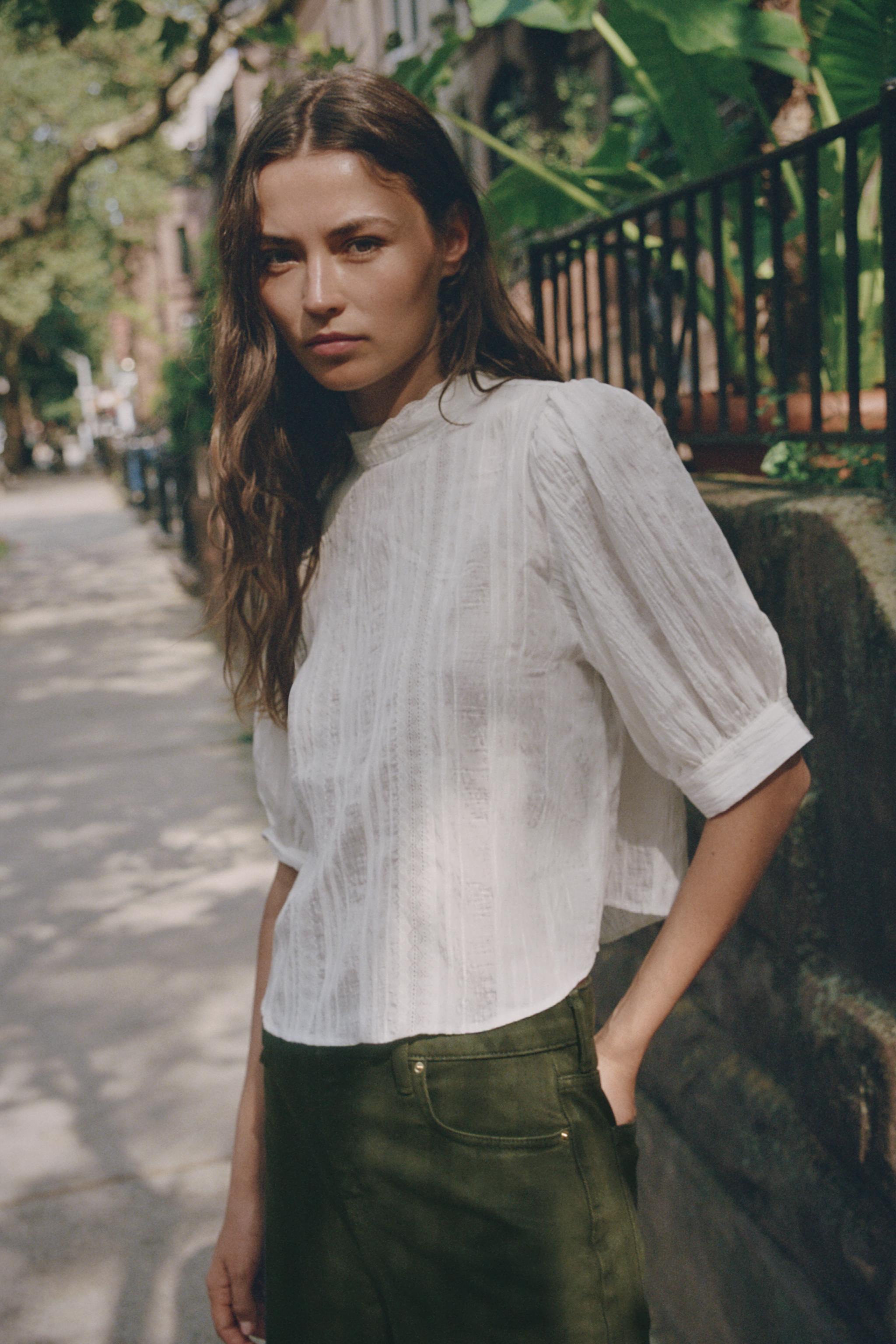 CHEMISE ROMANTIQUE EN DENTELLE