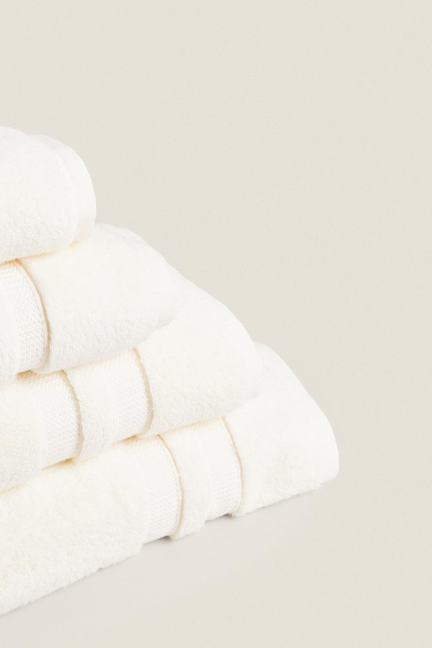 EXTRA SOFT TOWEL WITH DOUBLE BORDER - Ivory