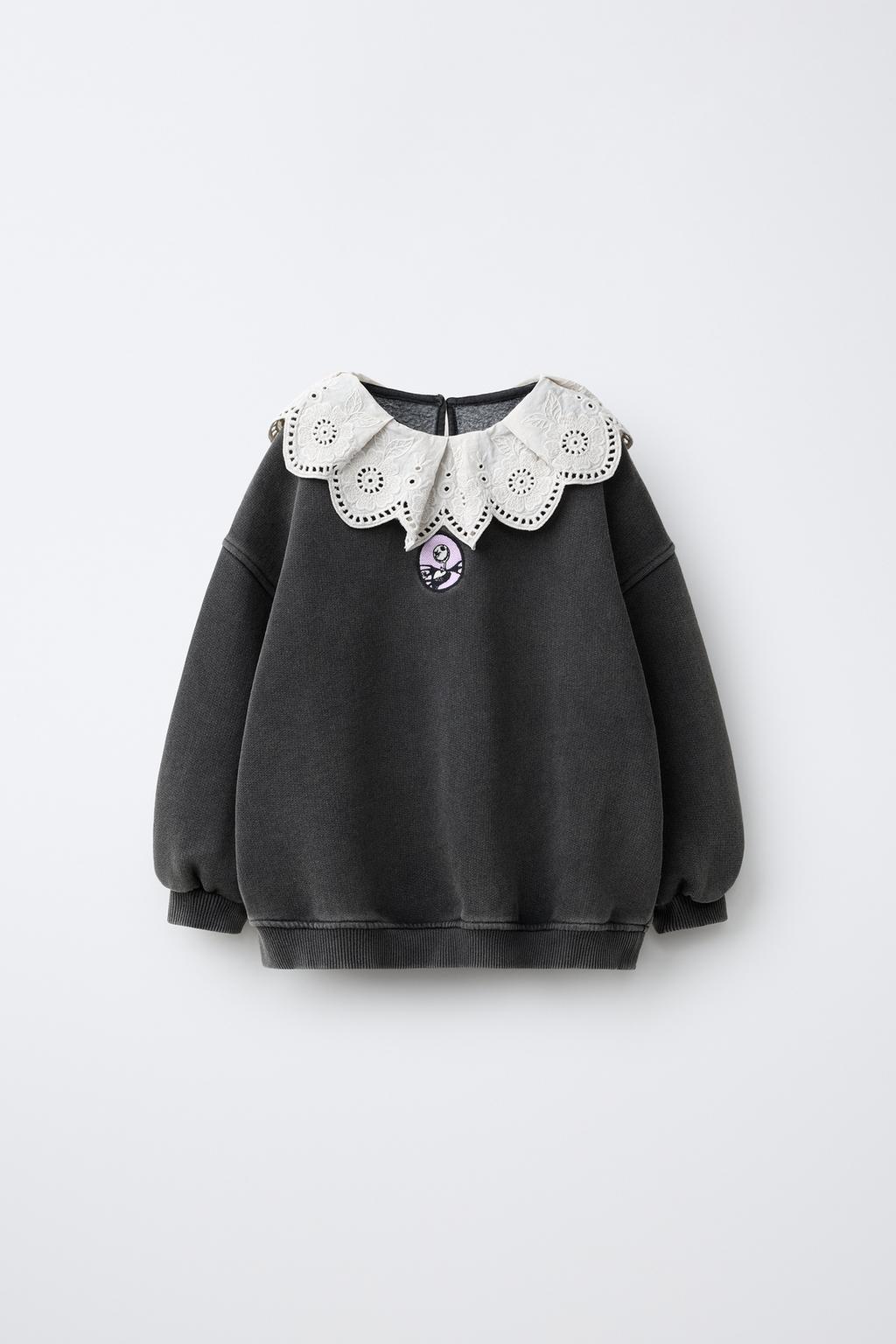 THE NIGHTMARE BEFORE CHRISTMAS © DISNEY EMBROIDERED SWEATSHIRT