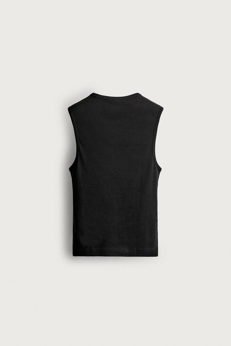 Top de cuello alto de canalé 8