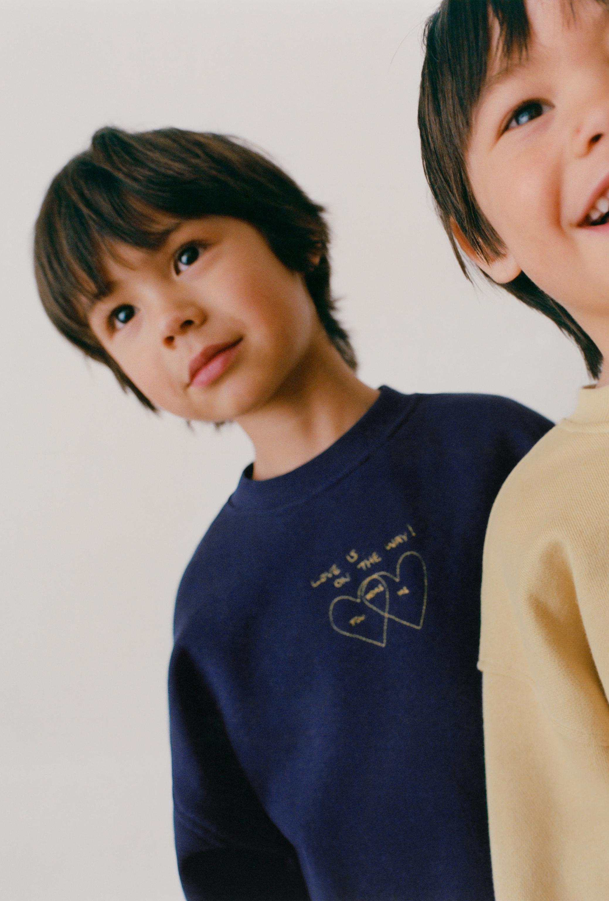 ORFAYO © EMBROIDERED DRAWINGS SWEATSHIRT