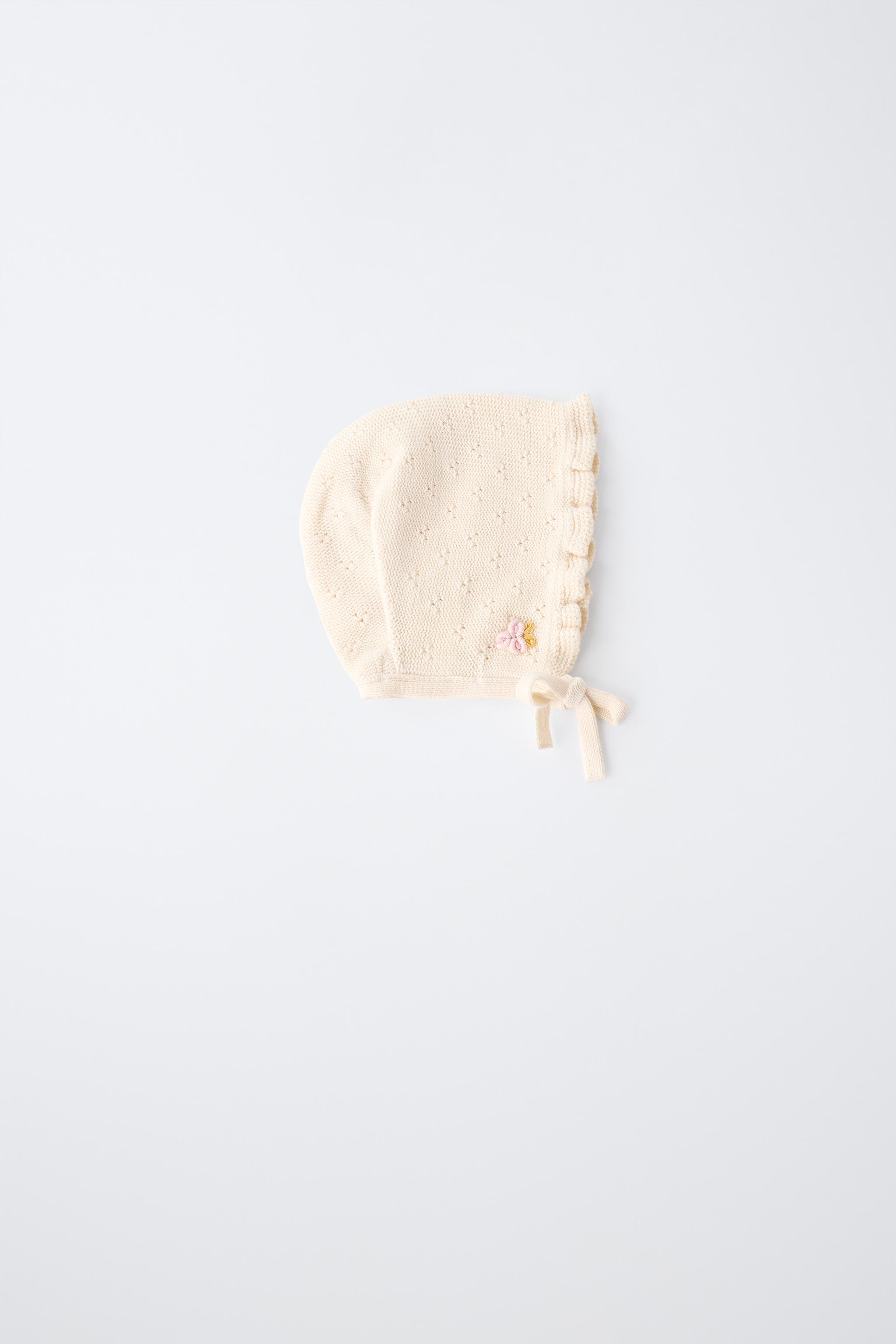 EMBROIDERED FLOWER KNIT BONNET