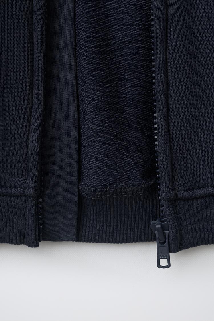 SUDADERA CON CREMALLERA 4