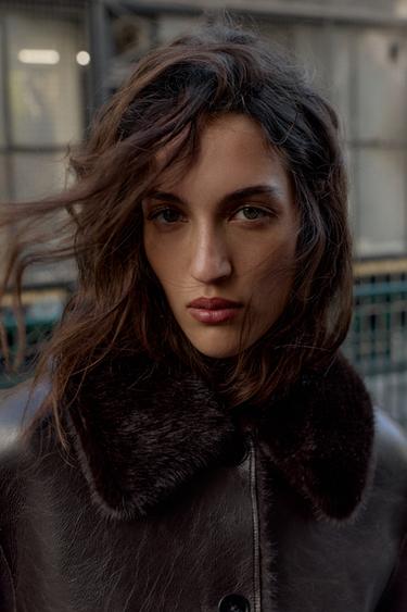 VESTE RÉVERSIBLE DOUBLE FACE EFFET MATIÈRE SYNTHÉTIQUE - Marron de Zara - Image 3