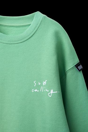 SWEATSHIRT MIT SURF-PRINT - GRÜN von Zara
