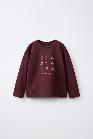 CAMISETA DETALLE BORDADO - Berenjena de Zara