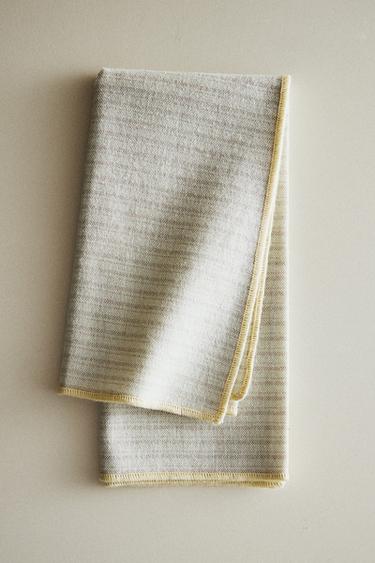 PACK OF STRIPED OVERLOCK NAPKINS (PACK OF 2) - GREENISH by Zara