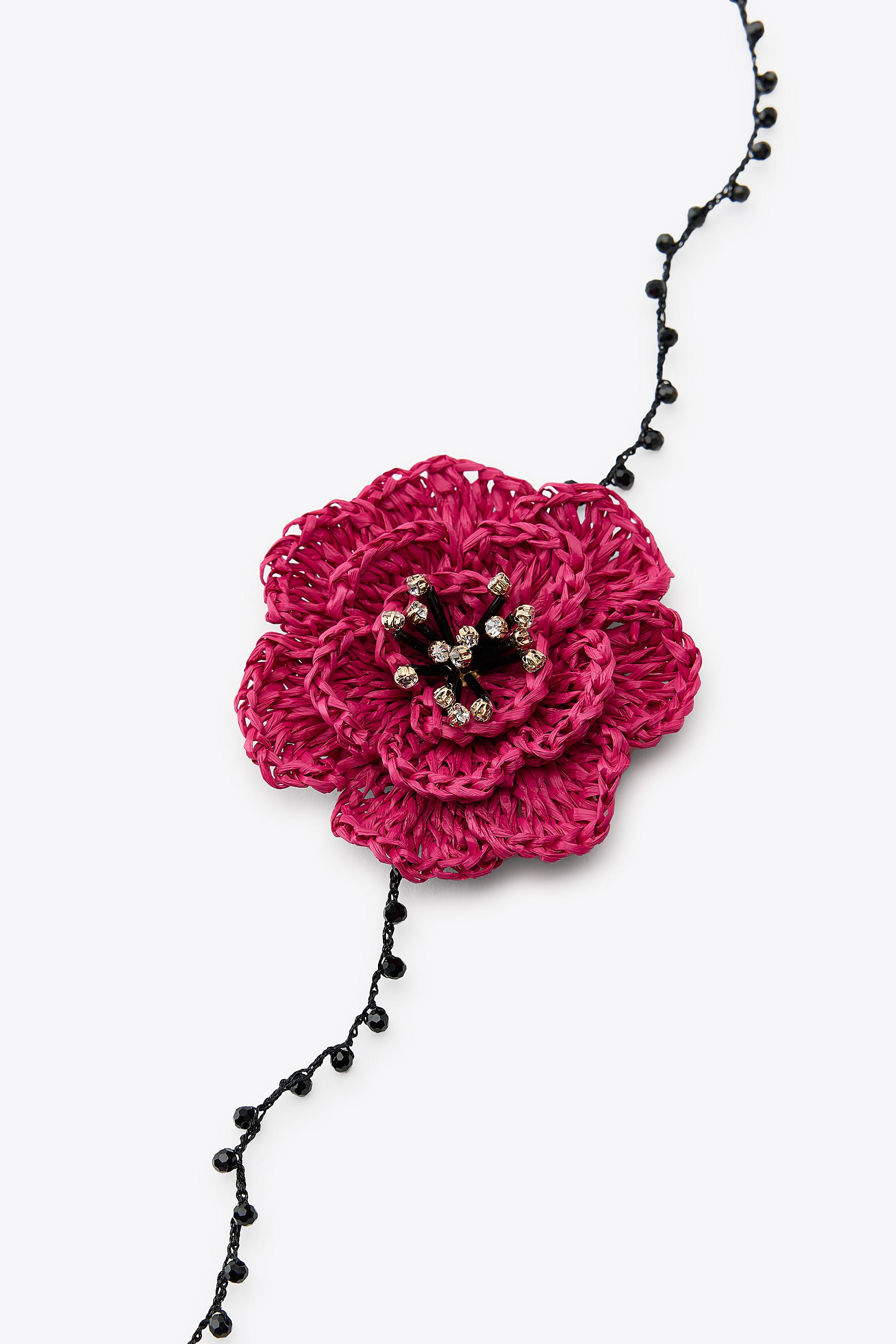 ZARA【NEW】RAFFIA FLOWER NECKLACE RAFFIA FLOWER NECKLACE - Fuchsia | ZARA United States