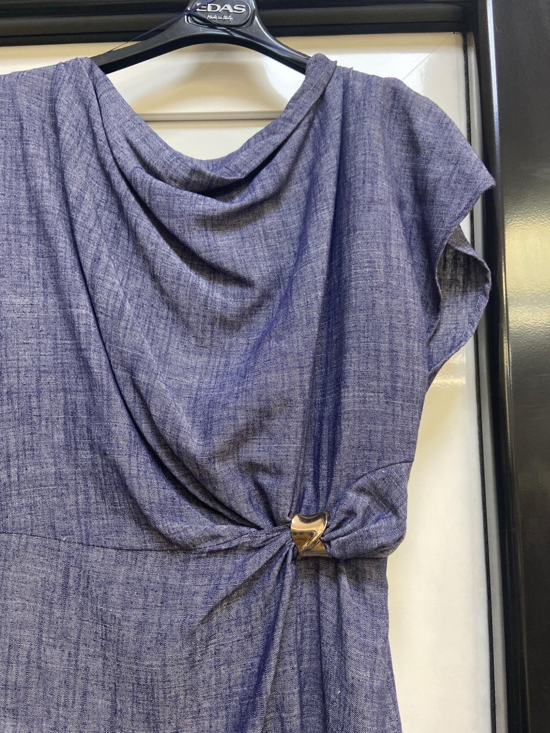 MIDI DRESS WITH GOLD APPLIQUÉ - Image 2