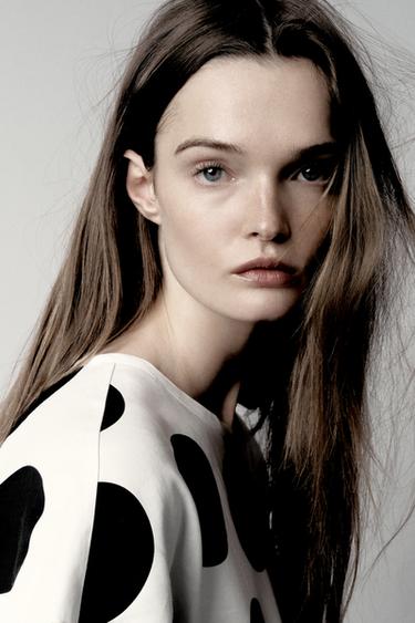 TOP منقط ZW COLLECTION - أسود / أبيض الخاص بـ Zara - صورة 0