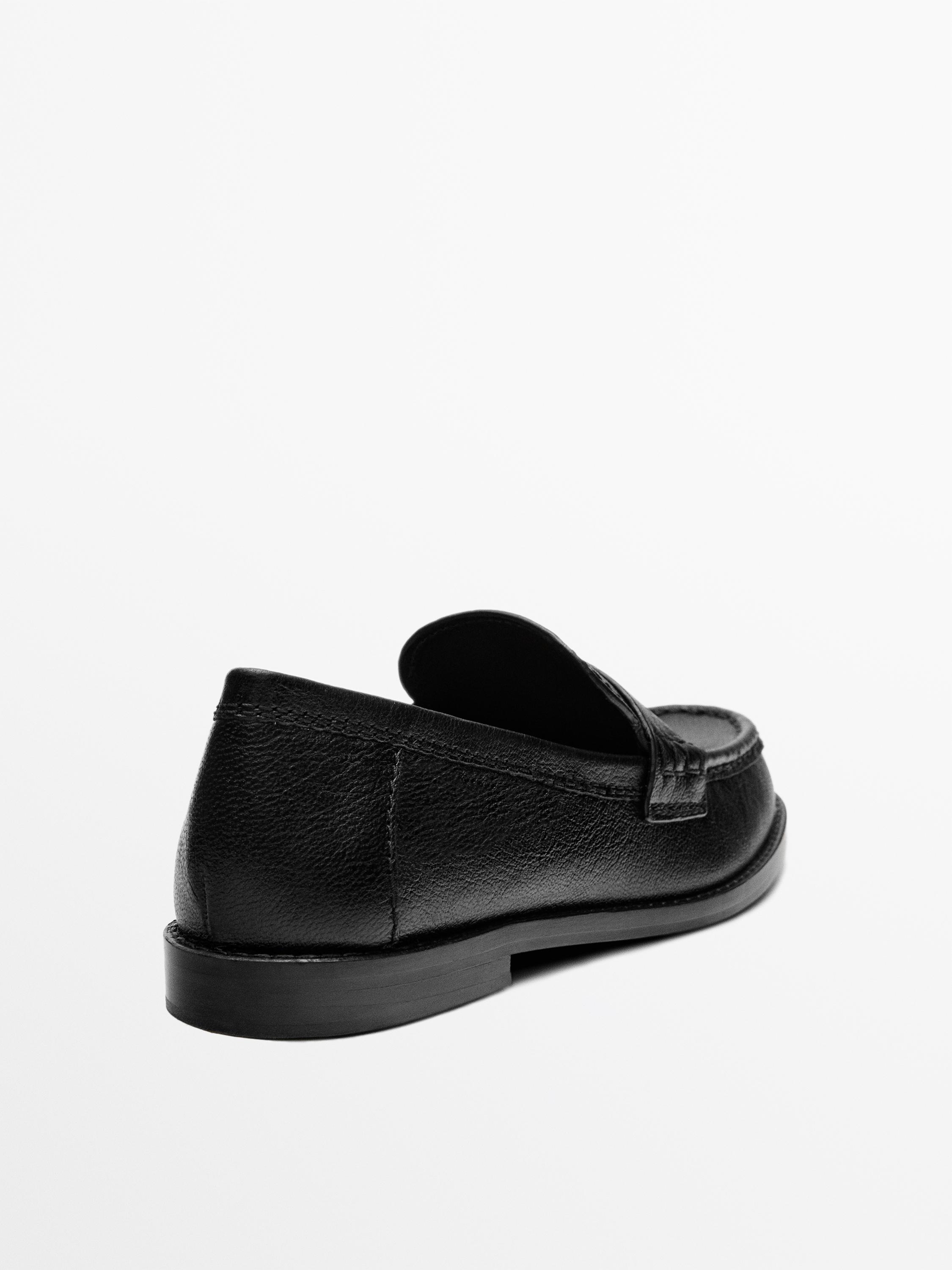 Mocassins en cuir foulé