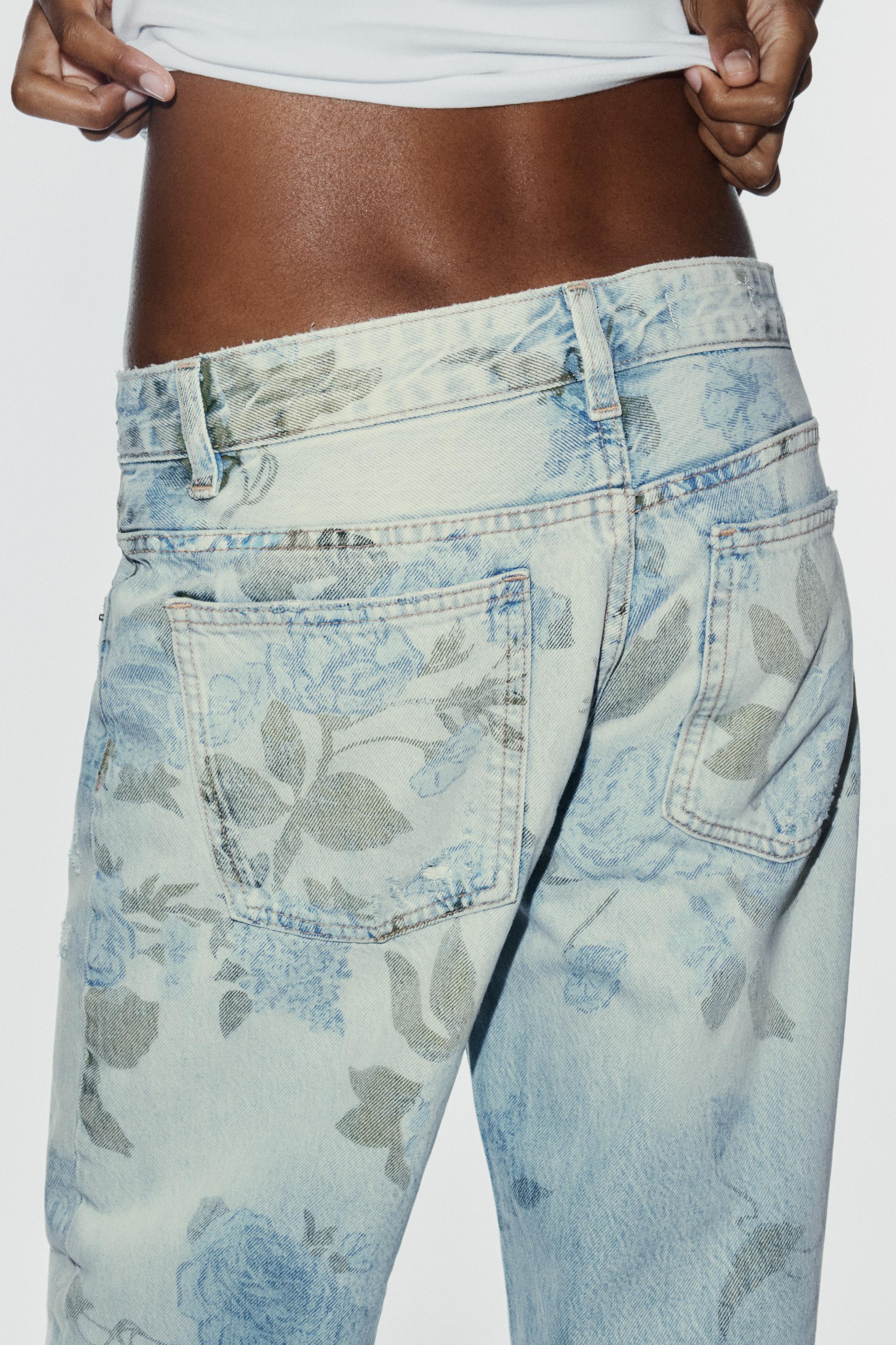 JEAN TRF LOOSE À REVERS TAILLE BASSE MOTIFS FLEURS