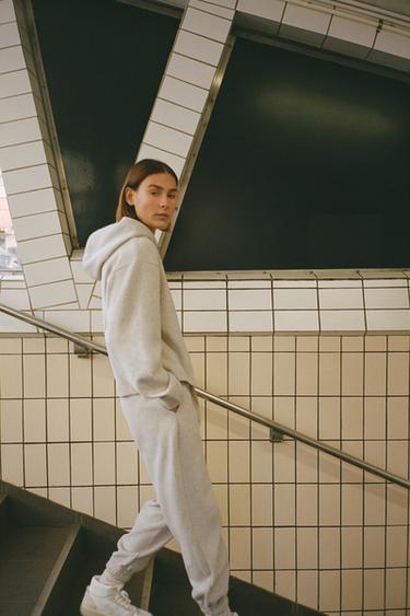 SUDADERA CAPUCHA FELPA SOFT - Beige vigoré de Zara