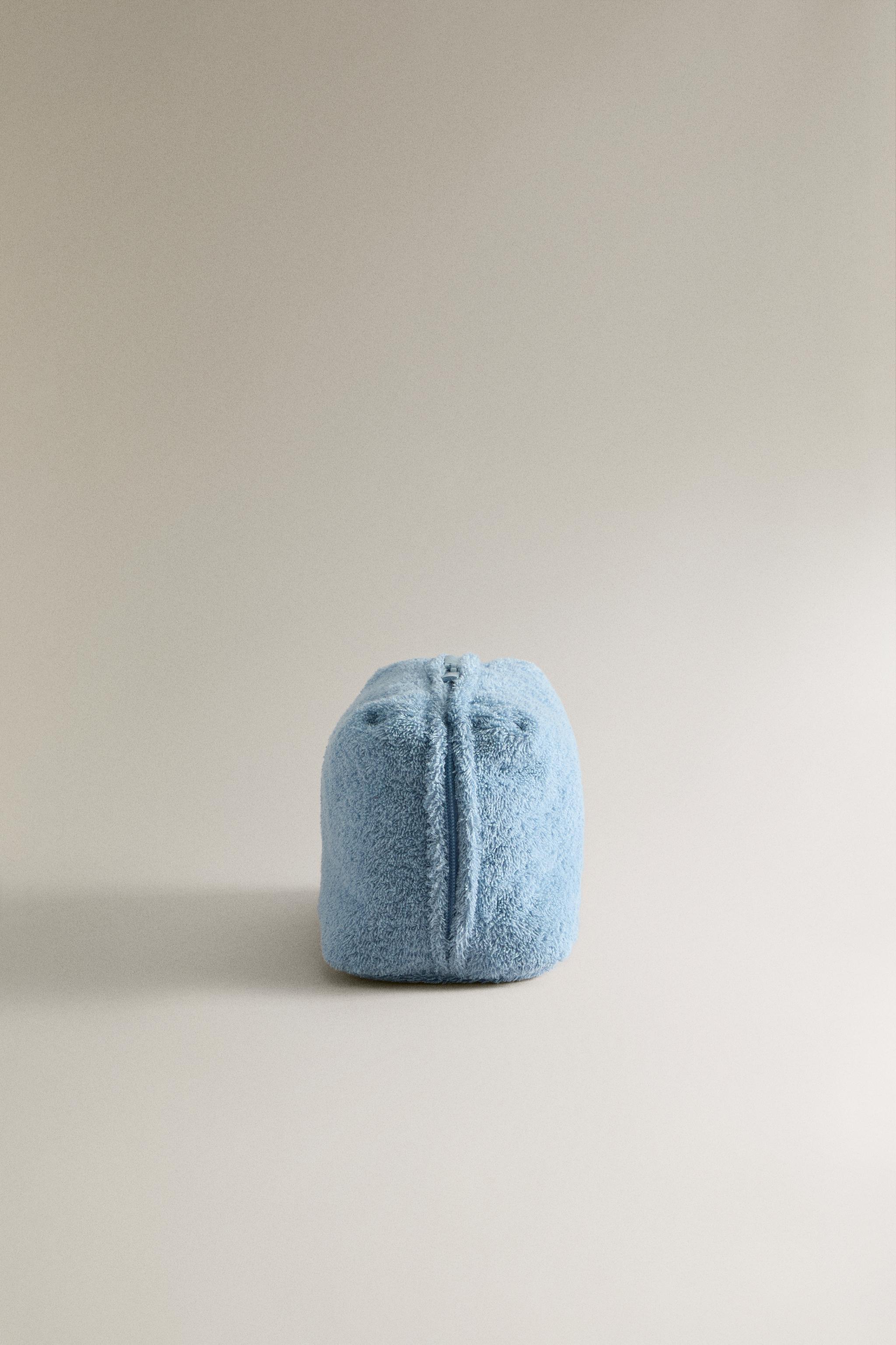 MEDIUM TOWEL MAKEUP BAG