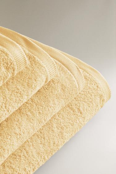SERVIETTE DE BAIN UNIE EN COTON ÉPONGE (500 G/M²) - Jaune clair de Zara - Image 1