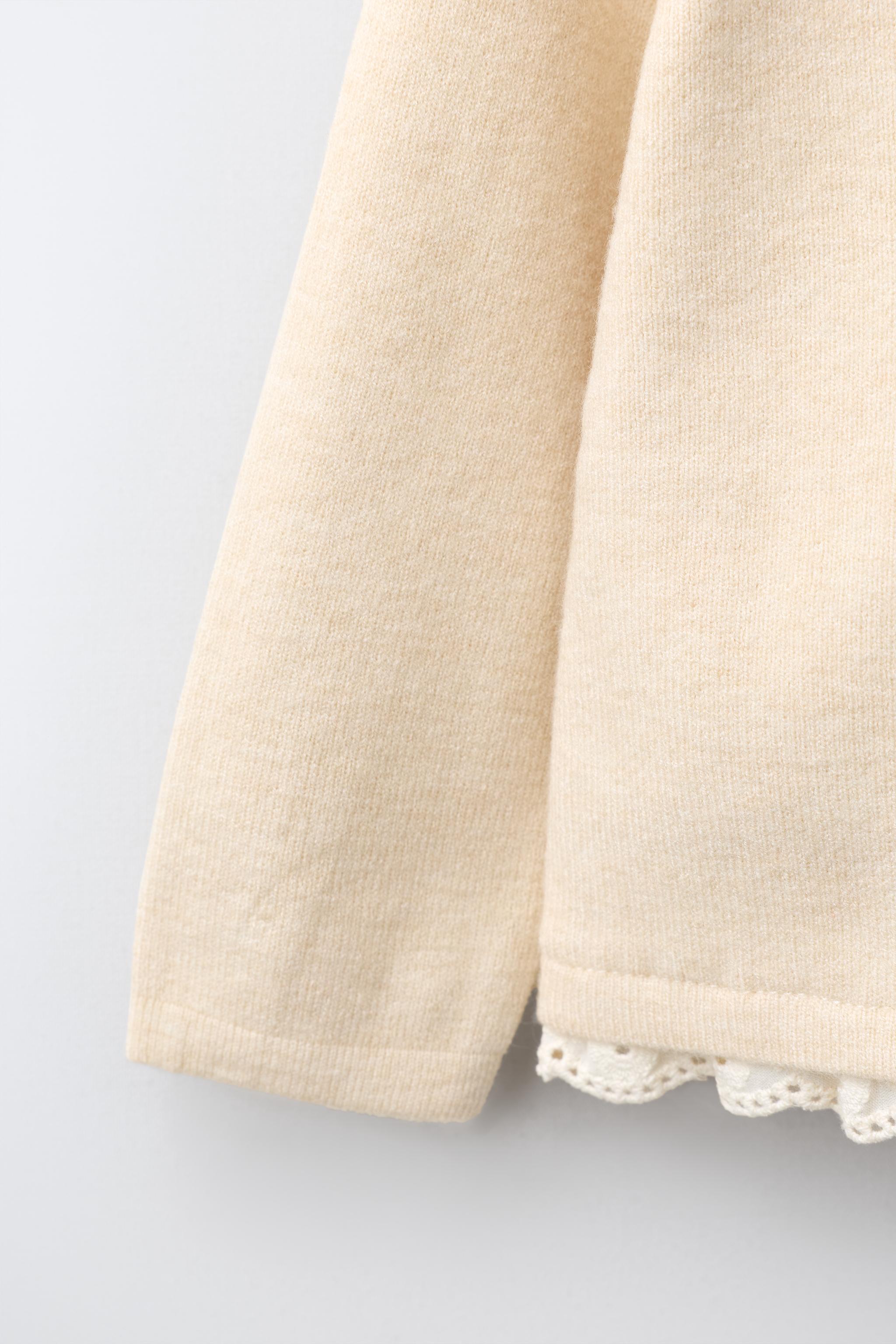 PULL EN MAILLE COL BRODÉ