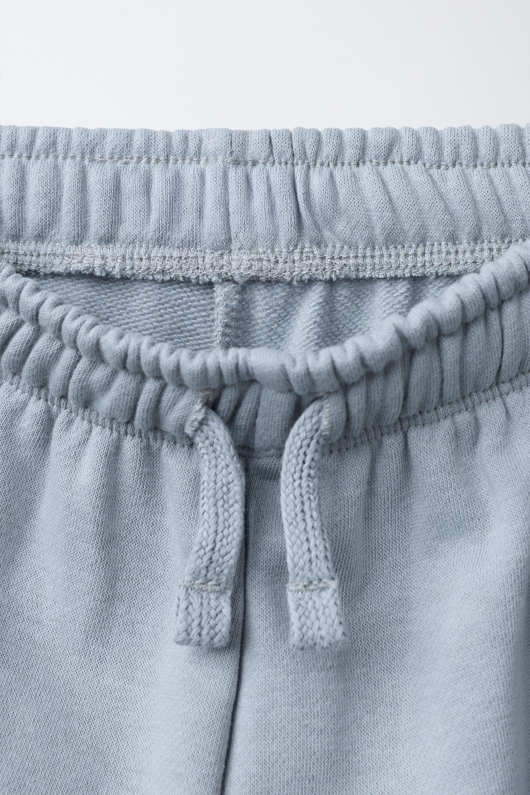 PLUSH SWEATSHIRT AND JOGGER PANTS SET WITH TEXT