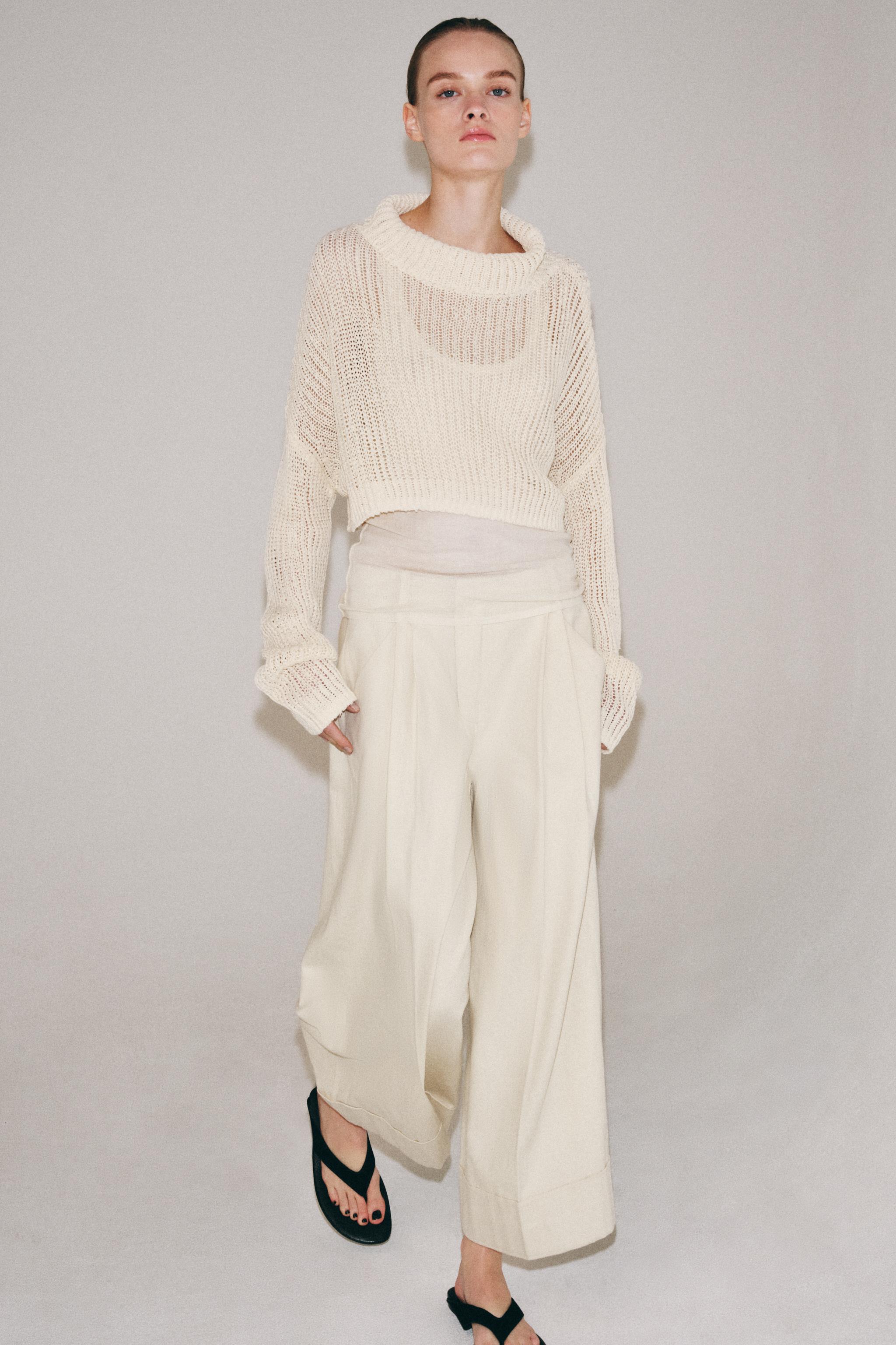 Минимизированный свитер с высоким воротом