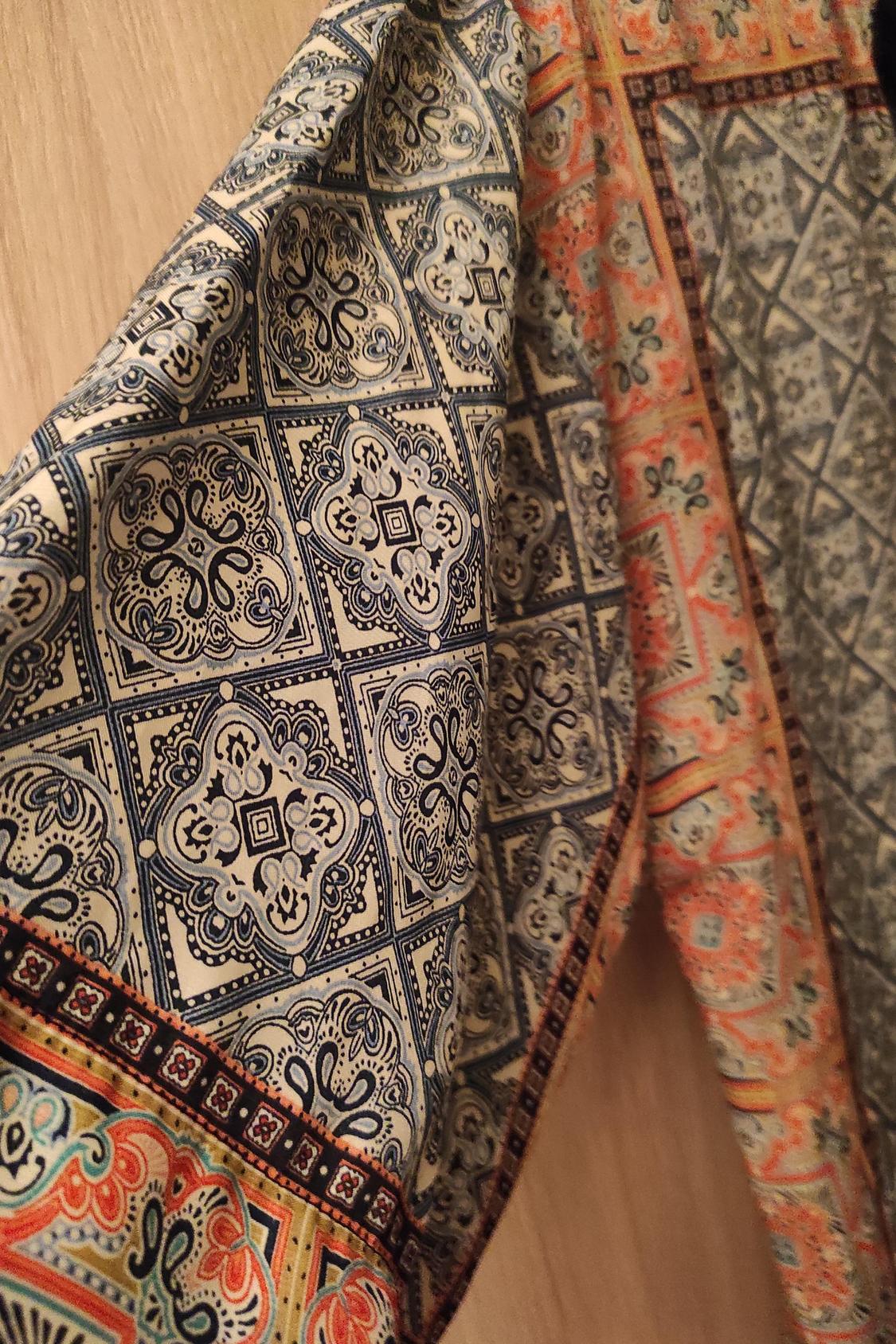 BLUSÓN ESTAMPADO - Image 3