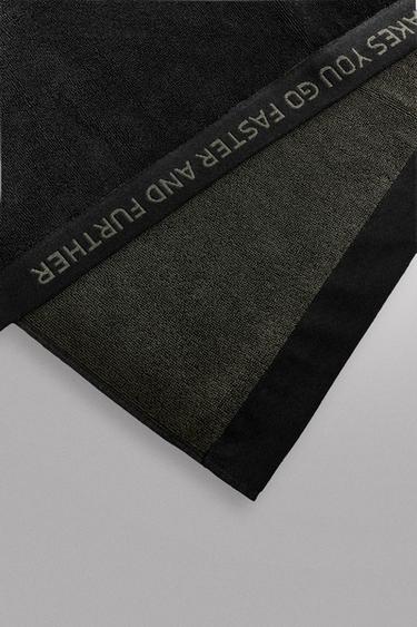LARGE WORKOUT TOWEL - Black by Zara - Image 4