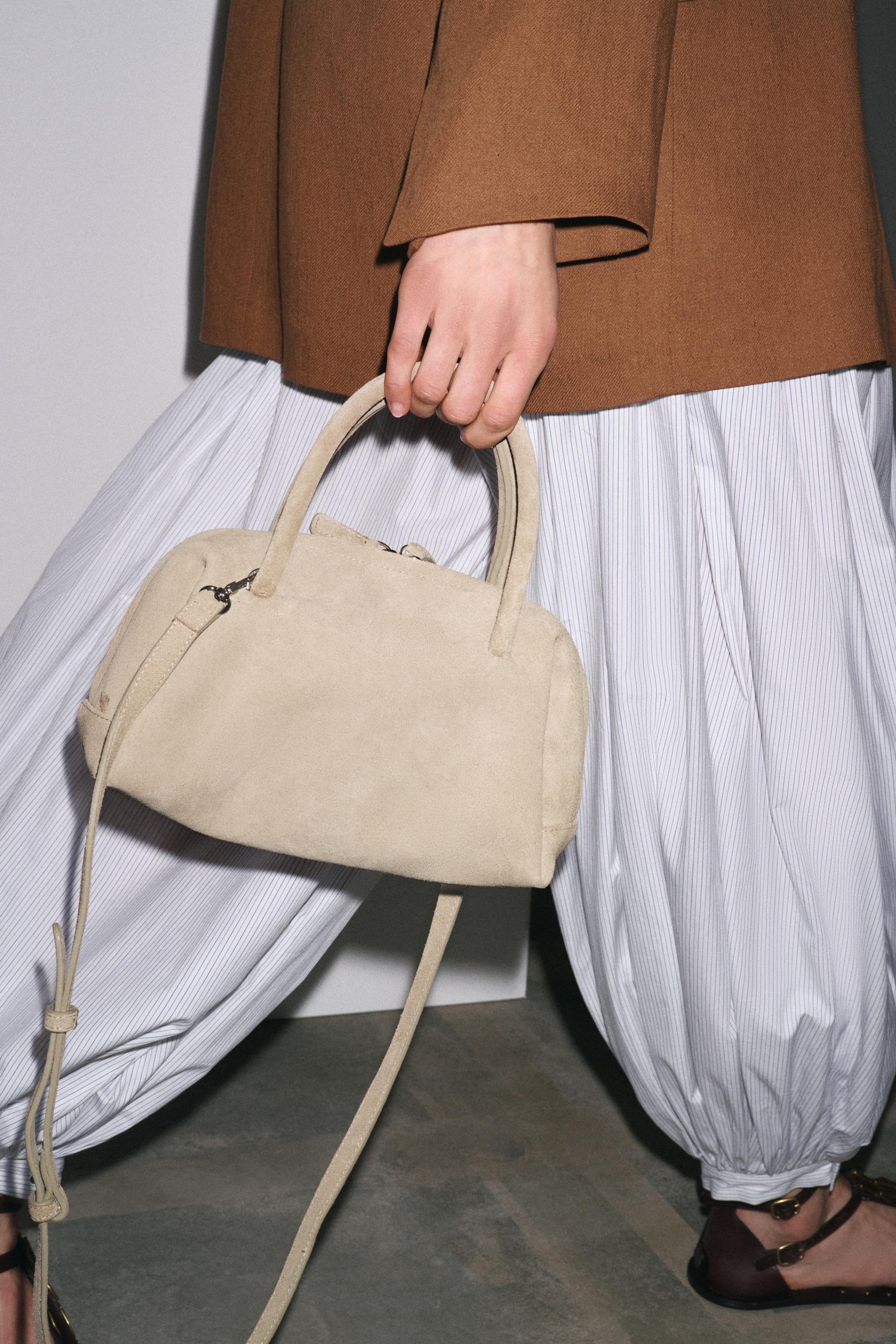 【ZARA】ボウリング スプリットスエード エクリュ 6552/610/719 ボウリング スプリットスエード - エクリュ | ZARA Japan / 日本