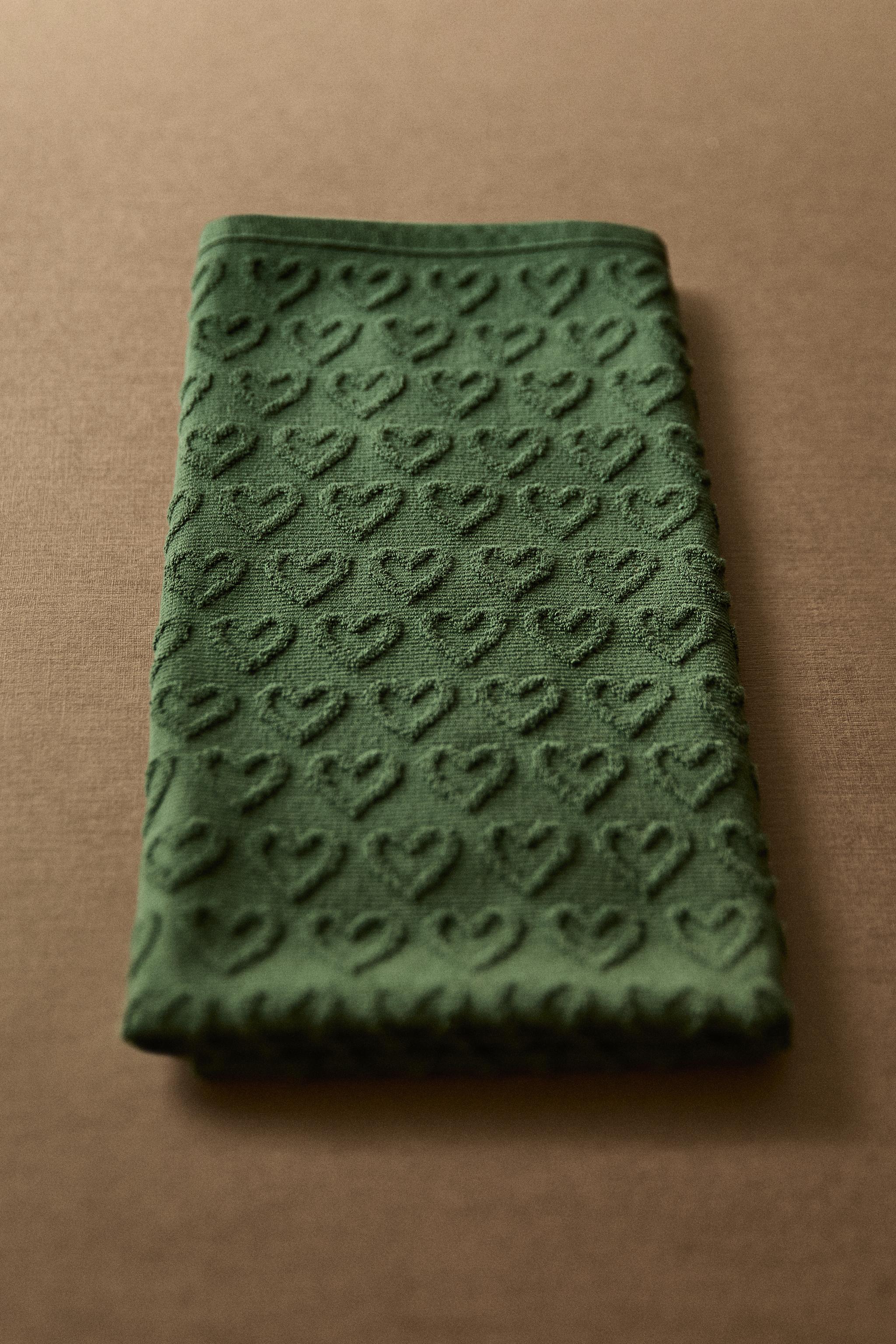 CHRISTMAS TERRYCLOTH COTTON KITCHEN TOWEL WITH HEARTS