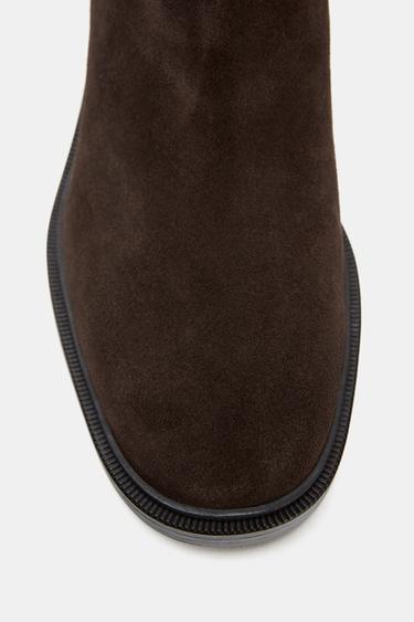 FLACHER REITSTIEFEL AUS WILDLEDER - Braun von Zara