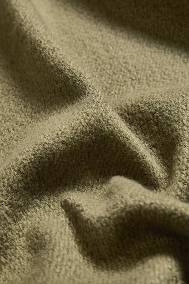 FRINGED DECORATIVE THROW - Green by Zara