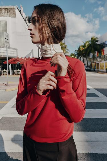 T-SHIRT À MANCHES LONGUES EN COTON - Rouge foncé de Zara - Image 1