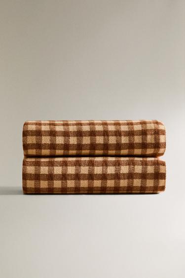 CHECK FLEECE THROW - Brown by Zara - Image 1