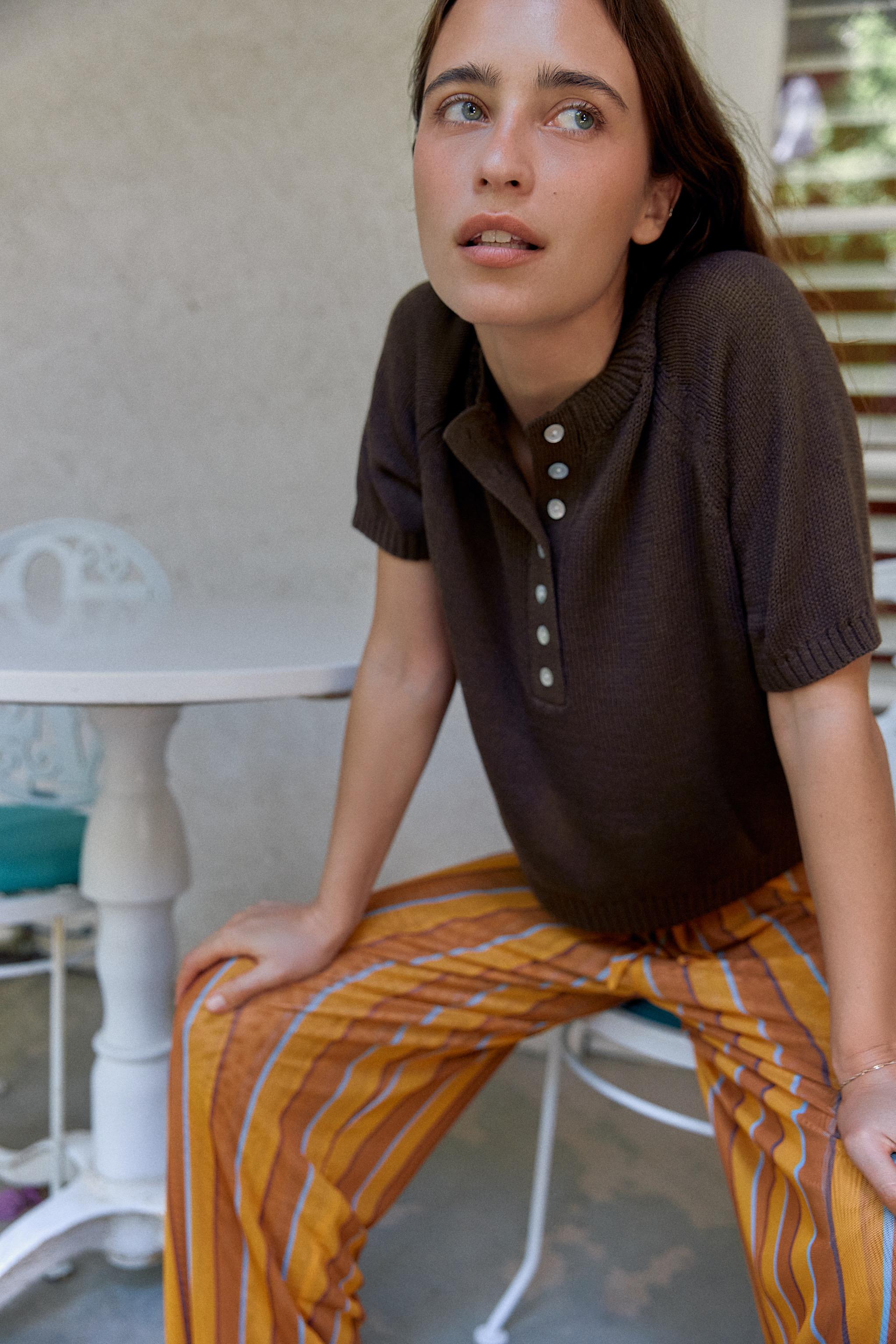 SHORT SLEEVE BUTTON KNIT JUMPER — Brown