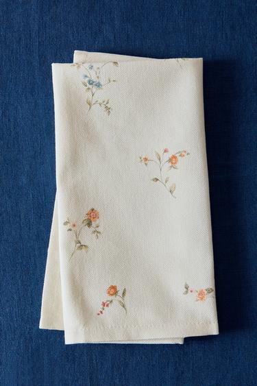 ZESTAW SERWETEK W DROBNE KWIATY (ZESTAW 2 SZT.) - Ecru Zara