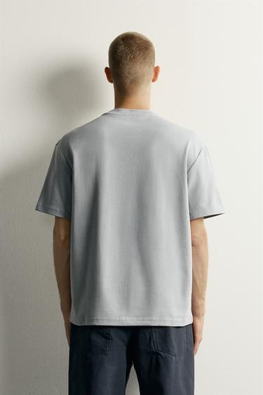 تيشرت RELAXED FIT إنترلوك /04 - رمادي وسط الخاص بـ Zara