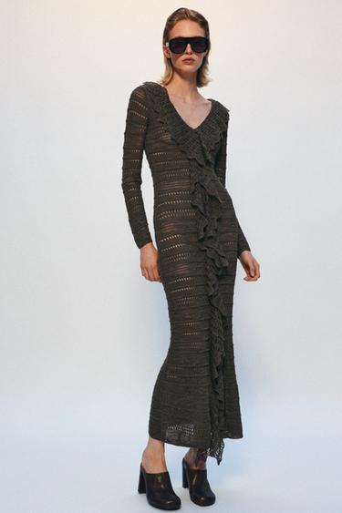 ROBE EN MAILLE POINTELLE À VOLANTS - Marron / Taupe de Zara - Image 4
