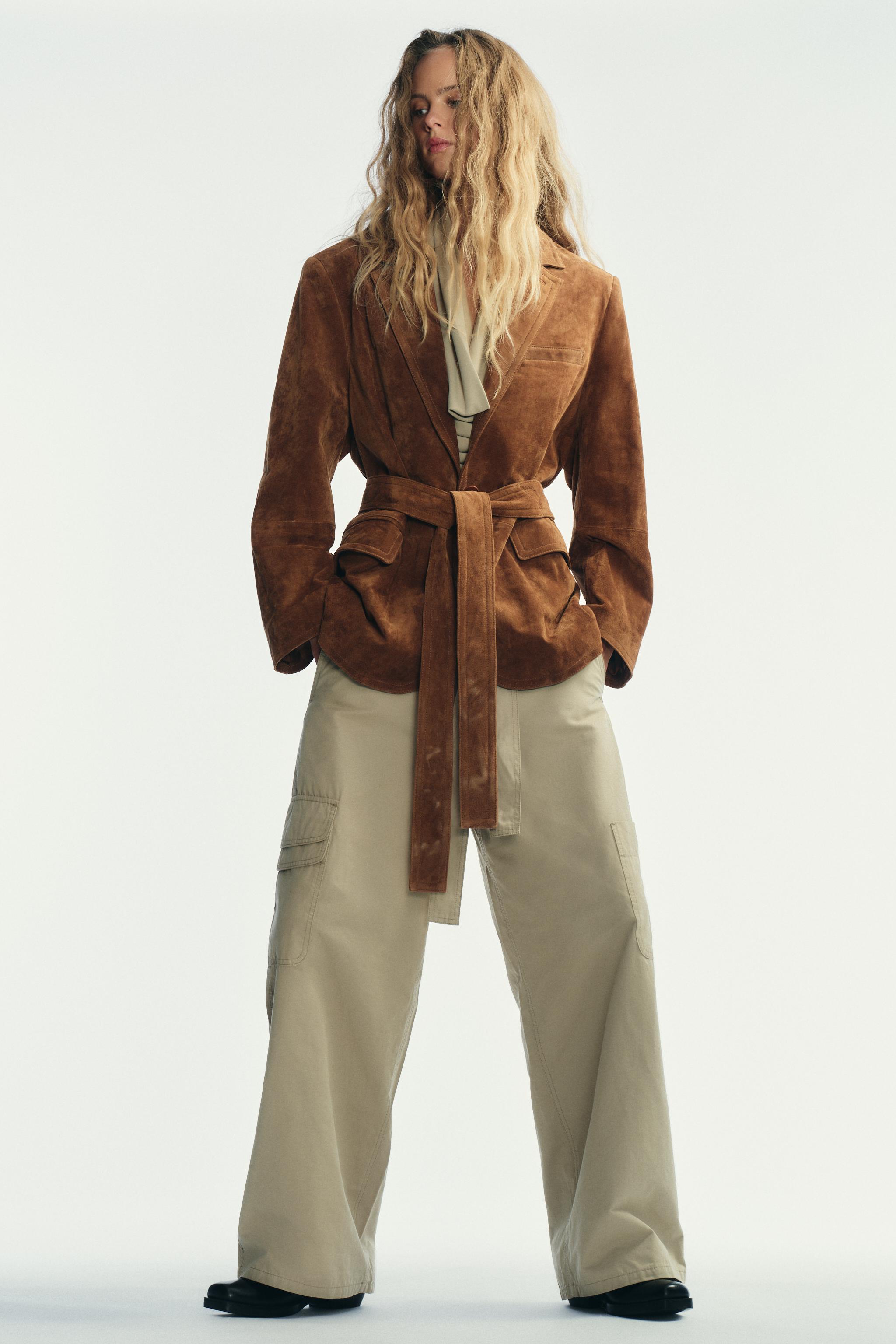 ZARA WOMAN スタッズ付きレザージャケット 本物ファッション - ZARA WOMAN スタッズ付きレザージャケット